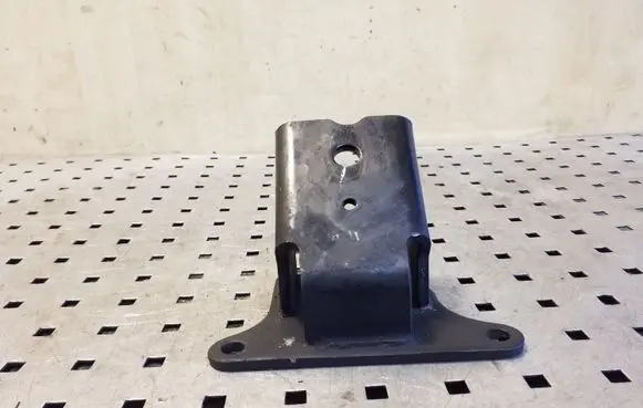 KIA Sorento Engine mounting bracket