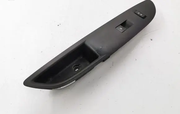 Opel Mokka Electric window control switch 95025523 13301887