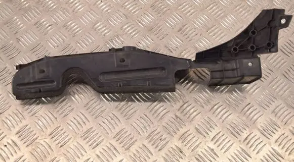 Lexus RX 330 - 350 - 400H Radiator cooling fan shroud