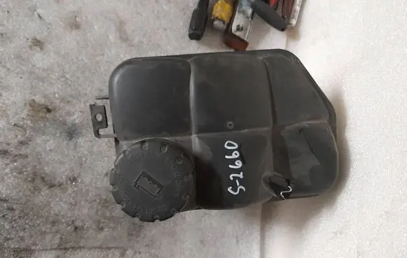 Mercedes-Benz E W211 Coolant expansion tank/reservoir a2115000049 2115000049