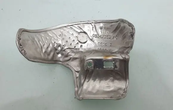 Dodge Durango III Heat shield in engine bay 05147152AC