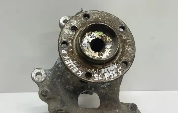BMW 5 E60 E61 Front wheel hub 6760954