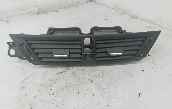 BMW X1 E84 Dash center air vent grill 2991235 2991681