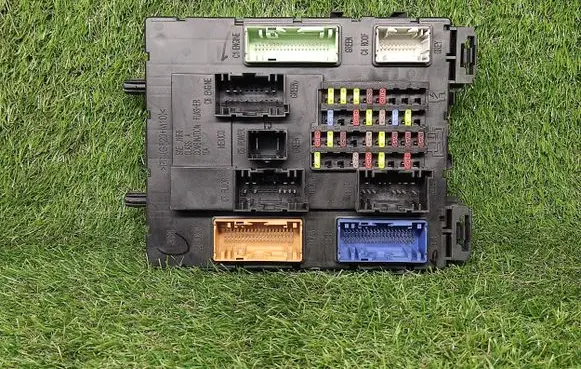 Ford Focus Power management control unit GV6T14A073GH