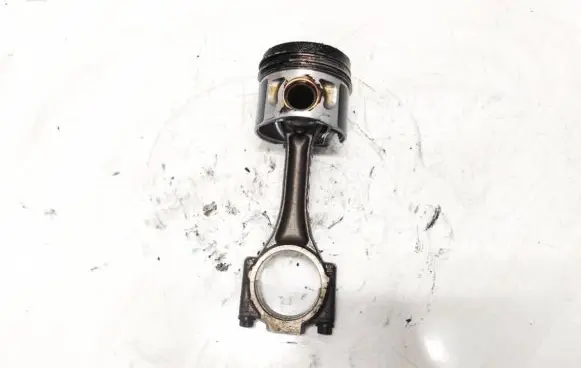 Volkswagen Golf Plus Piston with connecting rod