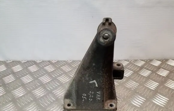 Mercedes-Benz Vito Viano W639 Engine mounting bracket A6462230204