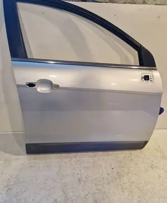 Chevrolet Captiva Front door