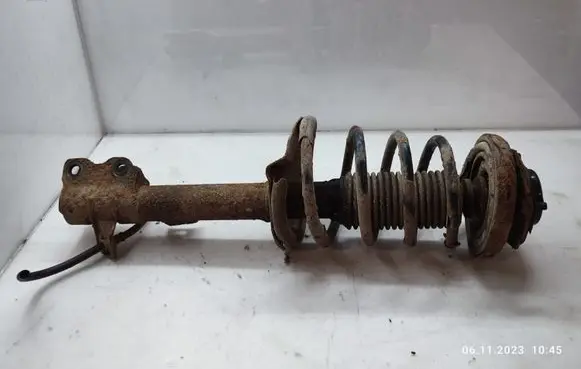 Nissan X-Trail T30 Rear shock absorber with coil spring 