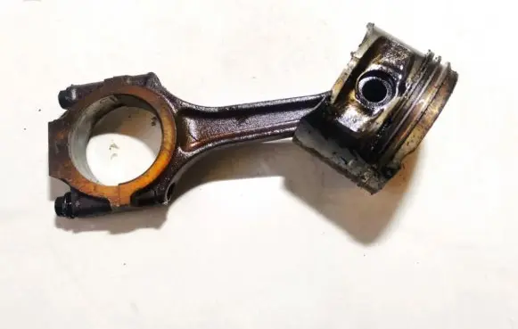 Alfa Romeo 156 Piston with connecting rod