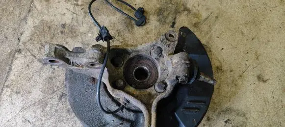 Subaru Outback Front wheel hub