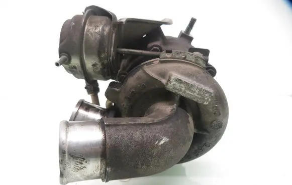 Toyota Corolla Verso E121 Turbo AT1749V 1720106010