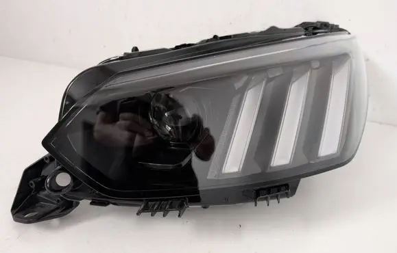 Peugeot 208 Headlight/headlamp 1682772680 LA98305