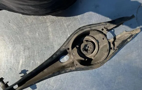 Volkswagen Golf VII Rear upper control arm/wishbone 5Q0505311D