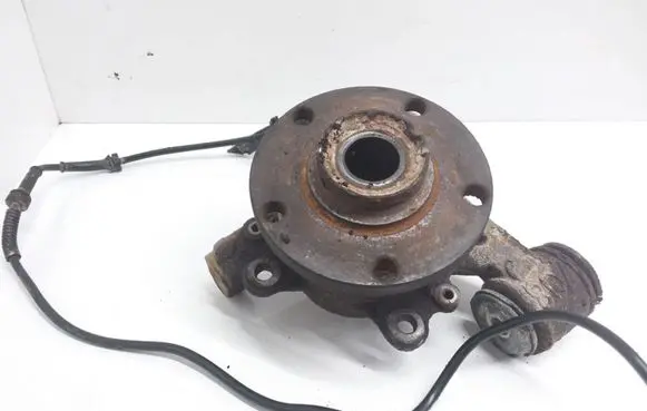 Volkswagen PASSAT B5 Rear wheel hub spindle/knuckle 3B0927807A