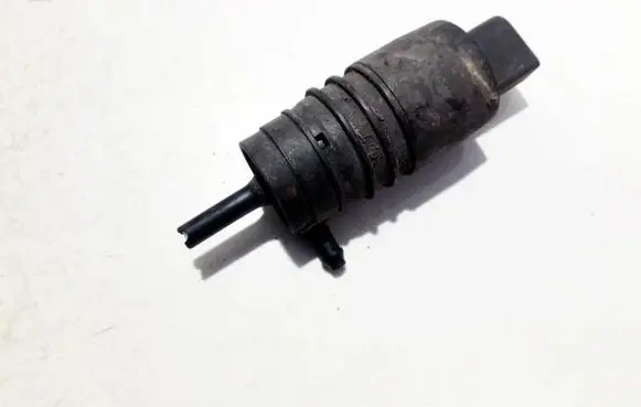 BMW 5 E39 Windscreen/windshield washer pump 107818 e13021168