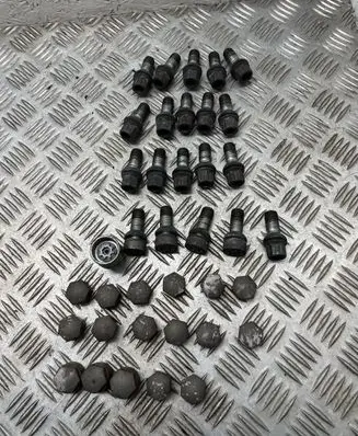 Audi A5 8T 8F Nuts/bolts 