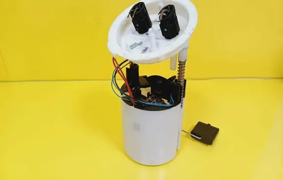 BMW 1 E81 E87 In-tank fuel pump 