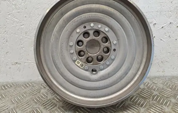 Mercedes-Benz CLA C117 X117 W117 Flywheel A2700301005