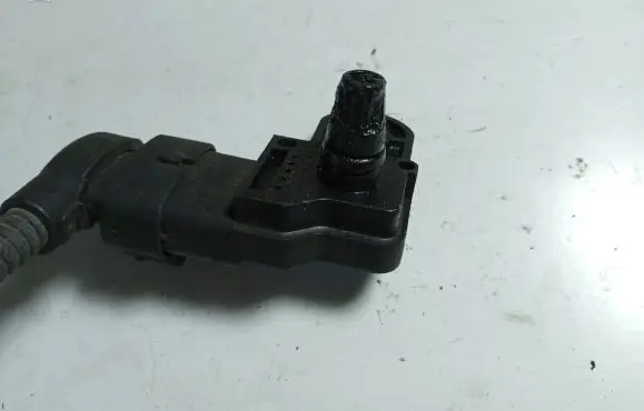 Opel Vectra C Air pressure sensor 0281002437 0608231BH3