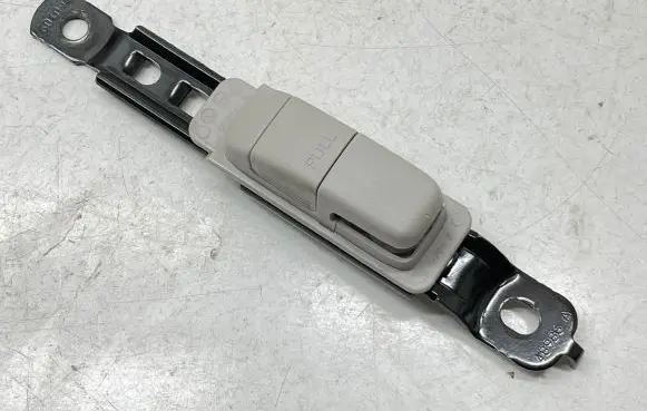 Nissan Pulsar Seat belt height adjuster 160109