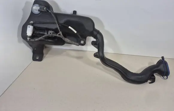 Mercedes-Benz B W246 W242 Windshield washer fluid reservoir/tank A2468600960 A2468690020