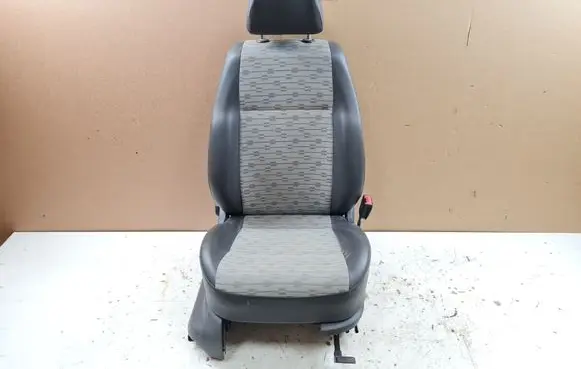 Volkswagen Caddy Front passenger seat L2K000072E 82039778