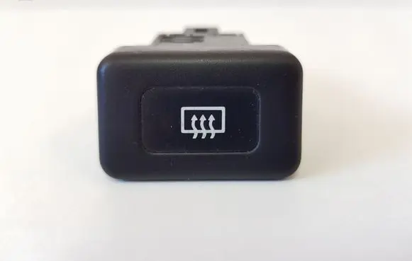 Nissan Almera Windscreen/window heater switch
