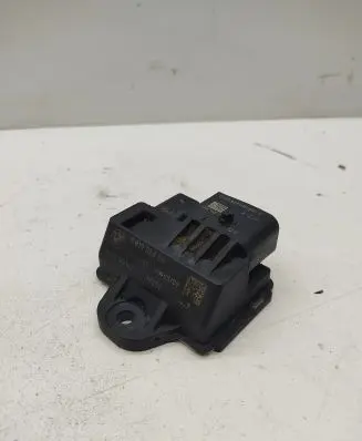 BMW 5 F10 F11 Glow plug pre-heat relay 781085604
