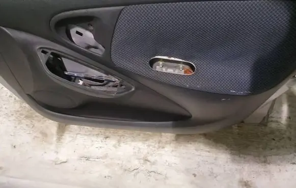 Toyota Yaris Front door card panel trim 