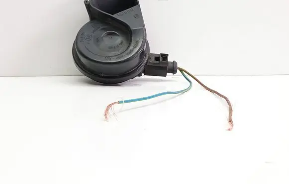 Audi A6 S6 C6 4F Horn signal 703881165