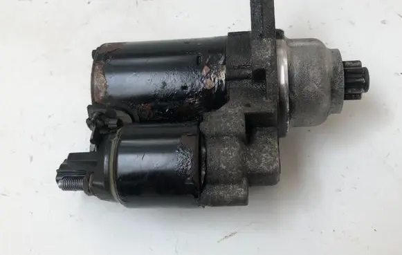 Volkswagen Touran I Starter motor 0001120410