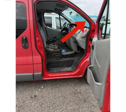 Opel Vivaro Front door rubber seal 
