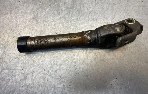 Hyundai i30 Steering column universal joint