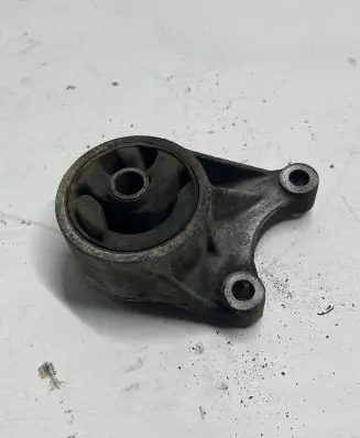 Opel Zafira A Engine mount bracket 90576048