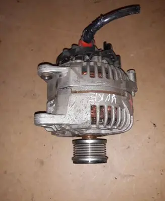 Nissan Juke I F15 Generator/alternator 0124525140