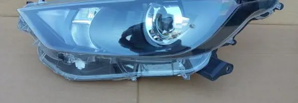 Toyota Yaris XP210 Headlight/headlamp