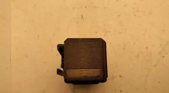 Nissan Qashqai Other relay 7038A2 9F915 25230