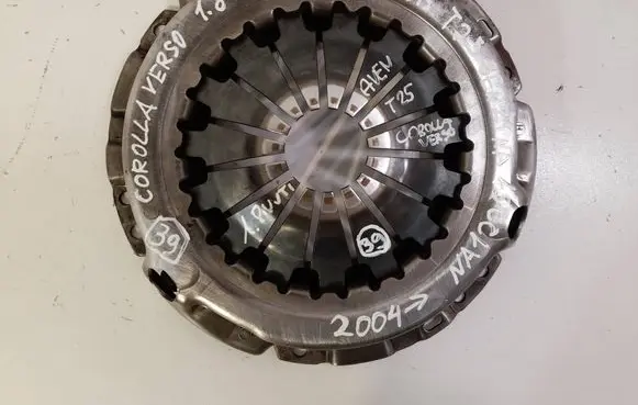Toyota Avensis T250 Pressure plate NA12261