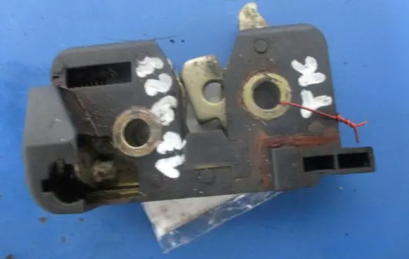 Ford Fiesta Tailgate/trunk/boot lock/catch/latch 98FG-A43102-CC