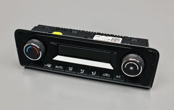 Skoda Fabia Mk3 (NJ) Climate control unit 6V0907044C E10816842