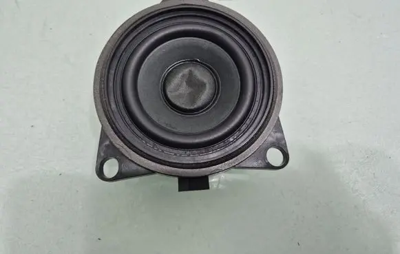 Volvo S60 Front door speaker 31489045
