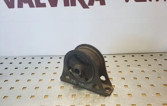 Mitsubishi Grandis Engine mount bracket