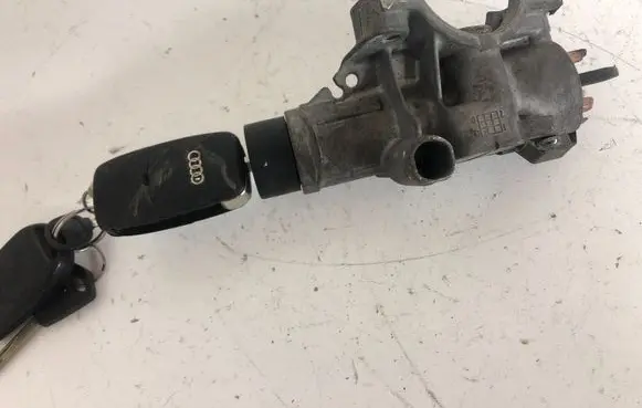 Audi A6 S6 C5 4B Ignition lock