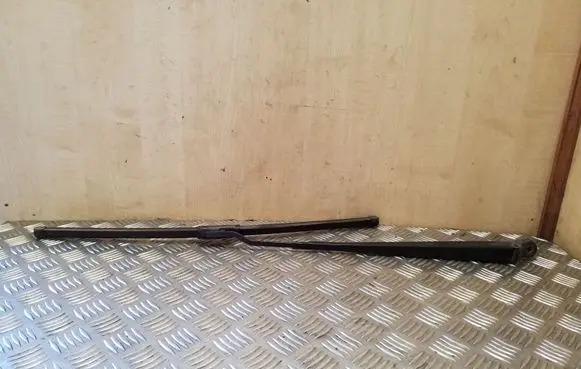 Front wiper blade arm