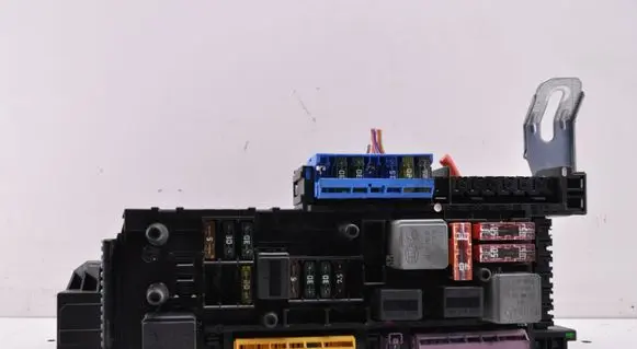 Mercedes-Benz E W212 Fuse module 2129003702