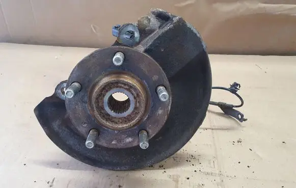 Mitsubishi Outlander Front wheel hub 3870A008