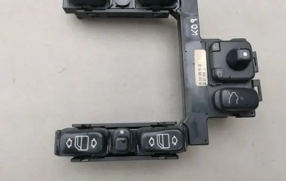 Mercedes-Benz E W210 Electric window control switch 2108200410 037580