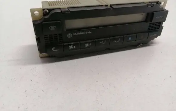 Volkswagen PASSAT B5 Climate control unit 1J1907044 5HB00761700