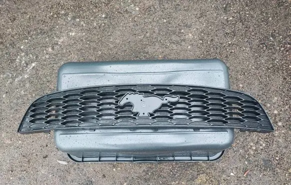 Ford Mustang V Front grill DR338200ACW DR338150ACW