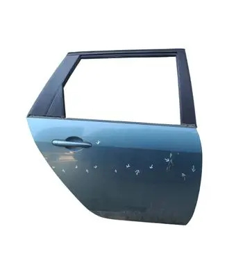 Nissan Primera Rear door